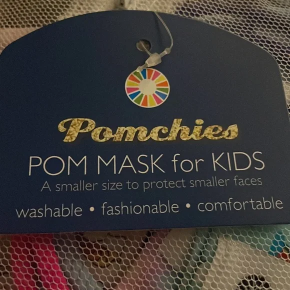 POMCHIES MASK SET, NWT - Picture 6 of 7